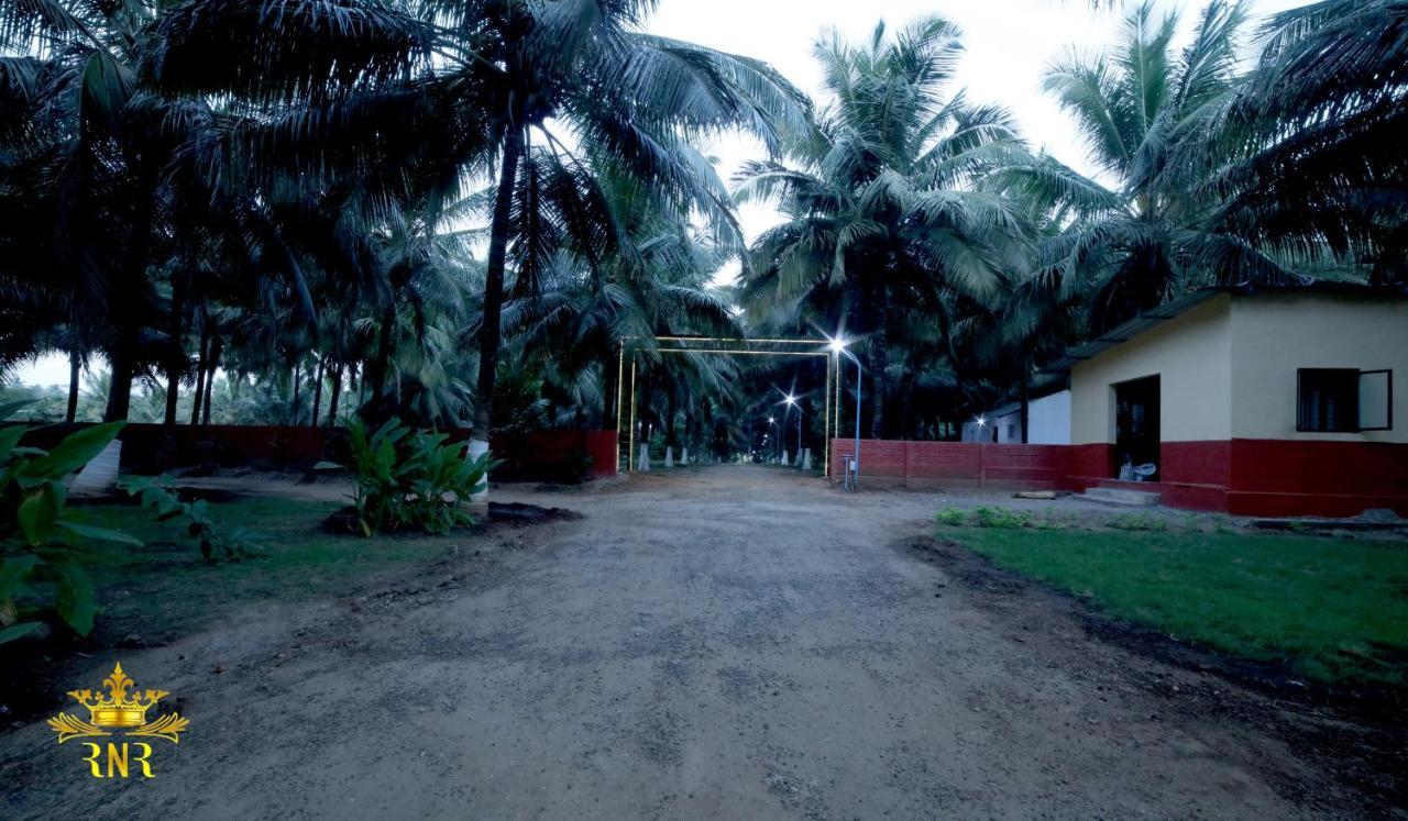 Royal Nature Resort Pollāchi Exterior foto