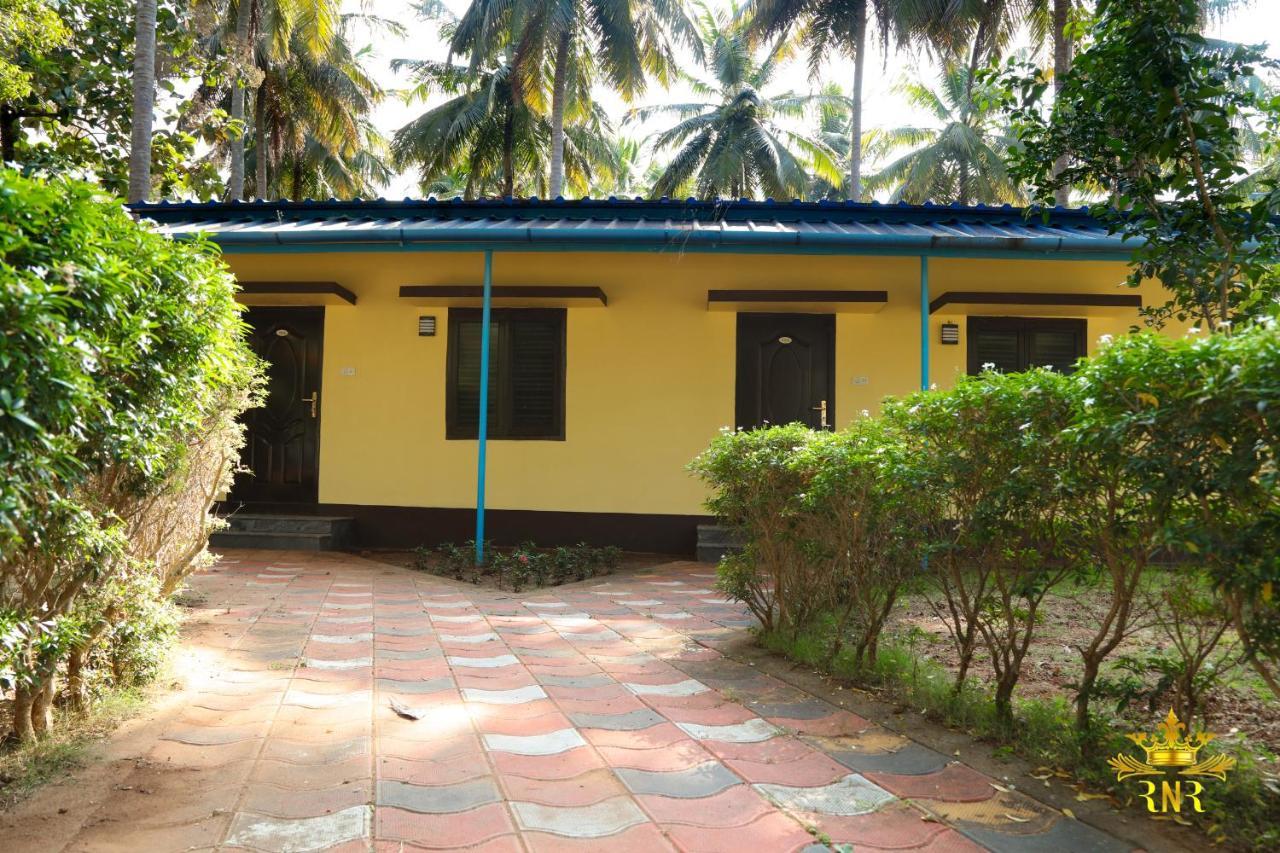 Royal Nature Resort Pollāchi Exterior foto